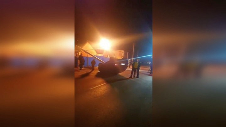 В Воронеже пьяный водитель протаранил столб и повредил газовую трубу