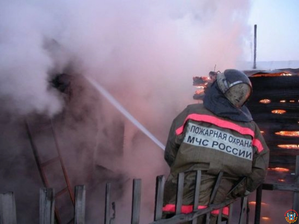 В Ростовской области дотла сгорел частный дом на большой площади