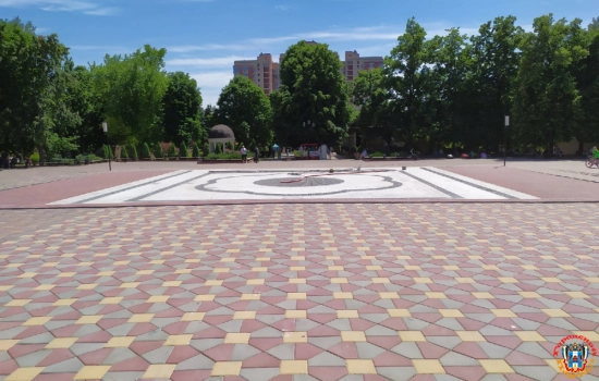 Власти Ростова рассказали о причинах отключения светомузыкального фонтана на Аллее Роз
