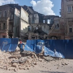 В центре Ростова на Социалистической рухнула стена аварийного дома