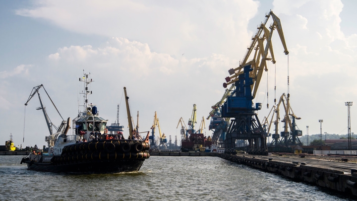 ВС РФ откроют коридор для выхода иностранных судов из порта Мариуполя