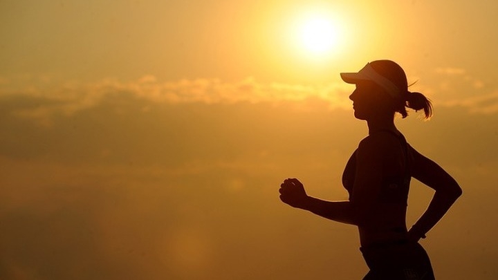 Всего 10 минут пробежки улучшают работу мозга и настроение