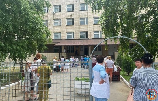Из-за угрозы взрыва эвакуировали ЦРБ Каменского района Ростовской области