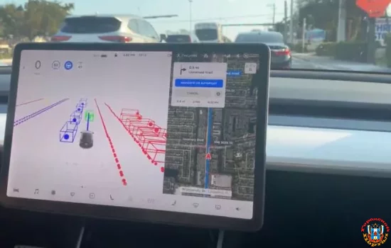 Tesla вынуждена активнее использовать камеру для слежения за поведением водителя