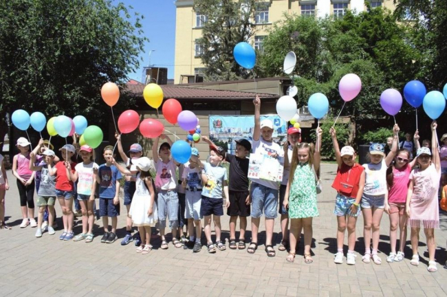 Праздник «Краски детства» провели в Ленинском районе Ростова