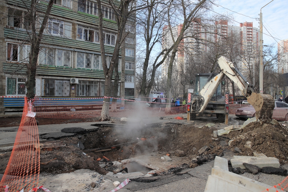 На опасной теплотрассе на Малиновского в Ростове выявили еще один дефект