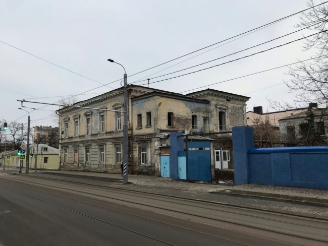 Здание бывшего туберкулезного диспансера в Ростове начали разворовывать Здание бывшего туберкулезного диспансера в Ростове начали разворовывать