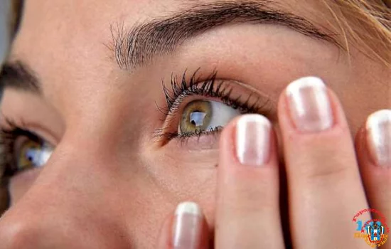 Почему дергается верхнее веко