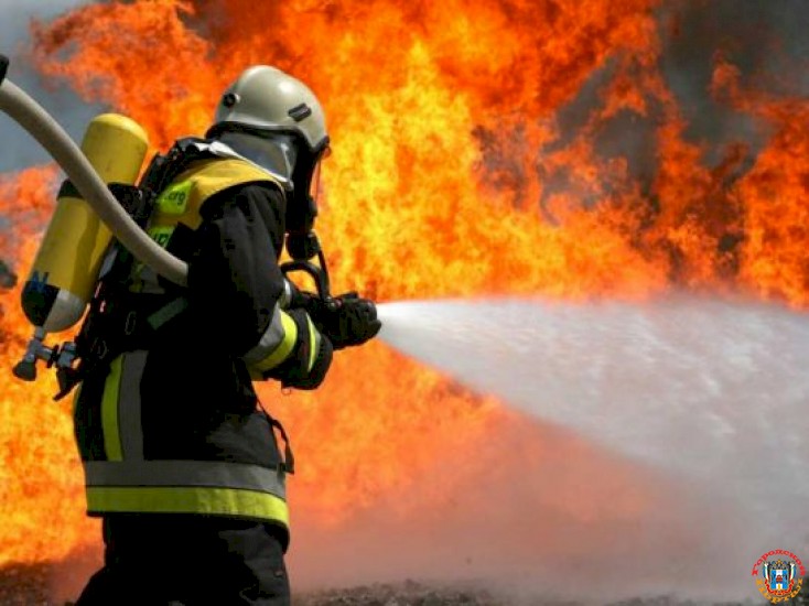 При пожаре в строительном вагончике в Таганроге едва не погиб рабочий