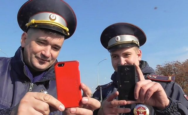 Соцсети: полицейским Ростовской области запретили мобильный интернет на рабочих местах
