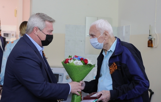 Губернатор Ростовской области вручил медали ветеранам Великой Отечественной войны