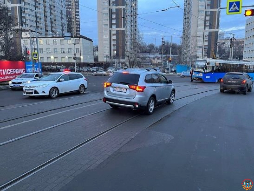 В Ростове на Сиверса водитель иномарки сбил 20-летнюю девушку
