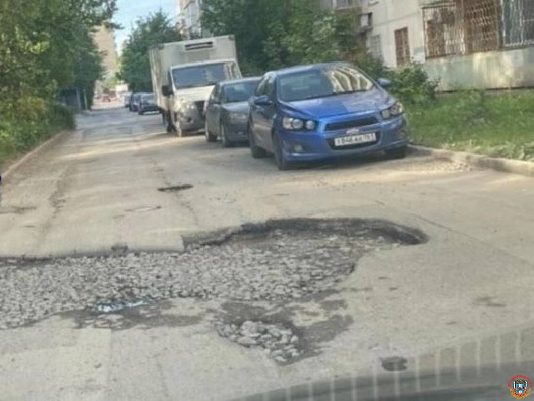 В Ростове после строительства ЖК на Жмайлова дорога превратилась в полигон