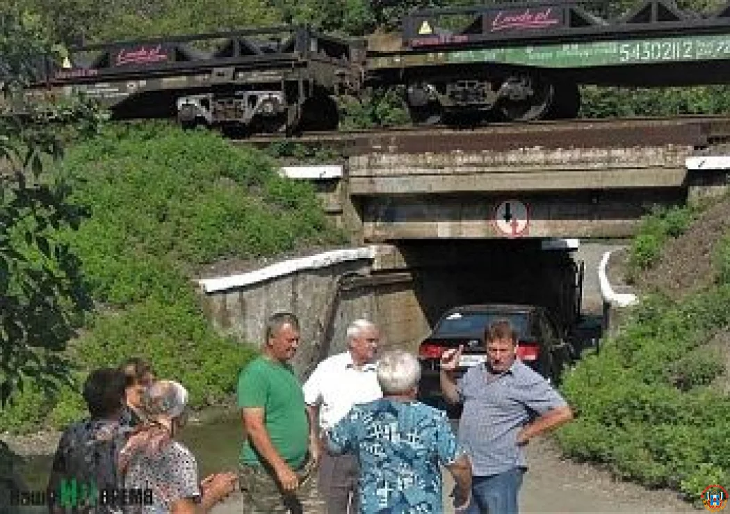 Жители улицы Лермонтова в Аксае числятся горожанами, а живут как в глухой деревне