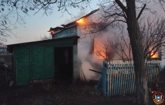В Ростовской области при пожаре в частном доме погибли два ребенка