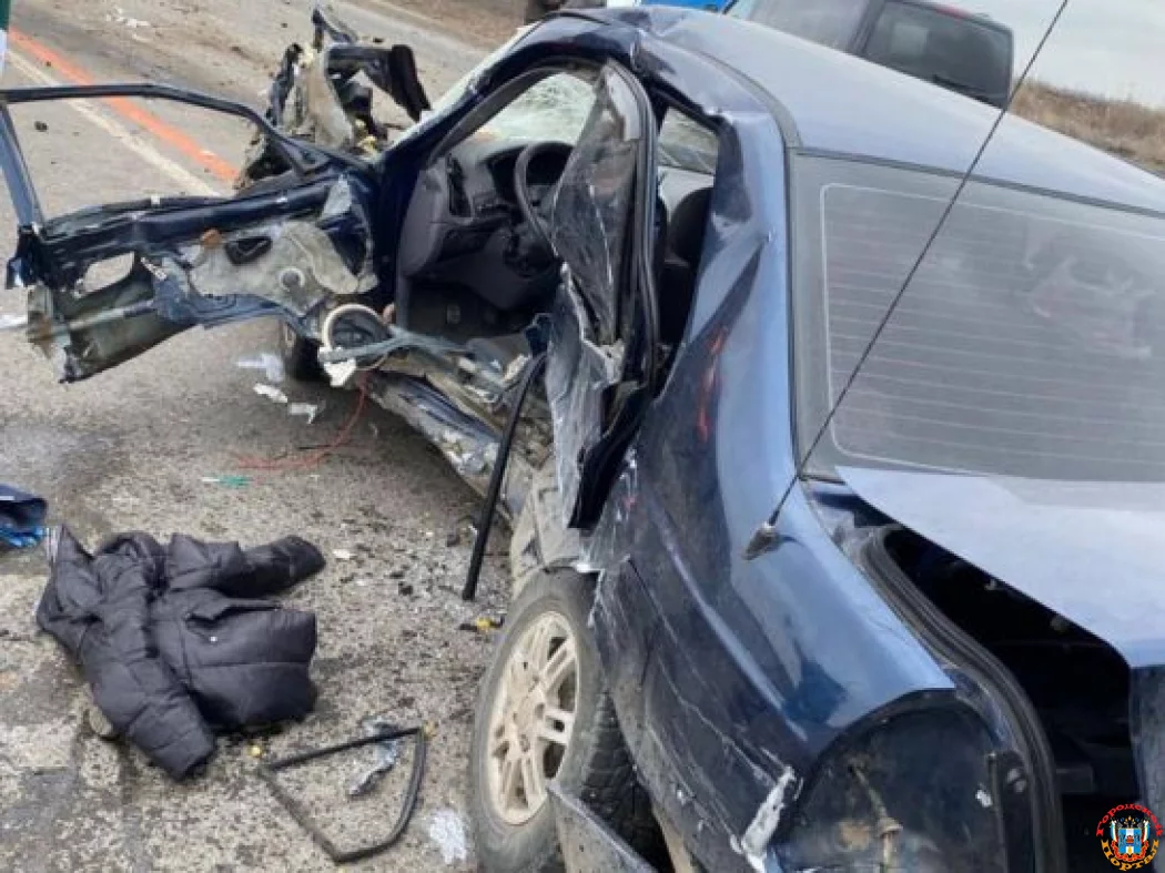 Женщина-водитель едва не погибла в массовом ДТП на трассе Ростов - Таганрог