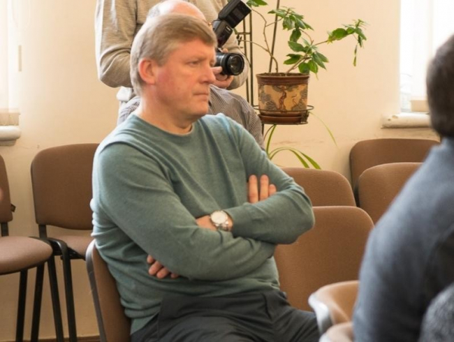 Таганрогский депутат выписывал себе и своим подчиненным незаконные премии