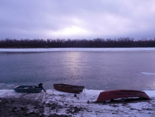 Экстренное понижение уровня воды в Доне угрожает судоходству в Ростове