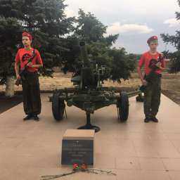 В Матвеево-Курганском районе открылся памятник артиллеристам
