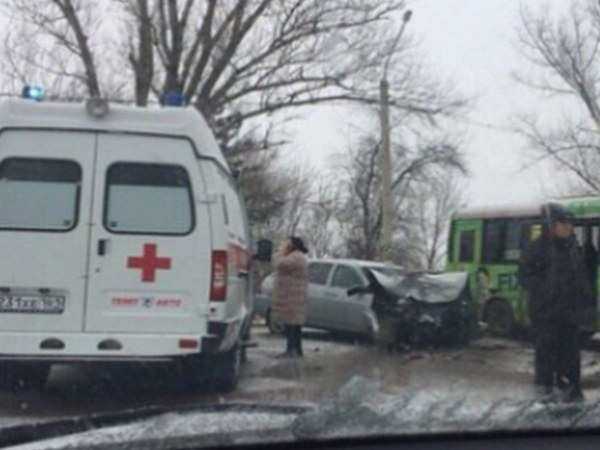 Упертый ВАЗ стал причиной ДТП с шестью пострадавшими в Ростовской области