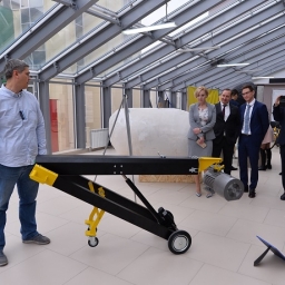 Суперсильная тележка и хитрая сеялка семян победили в конкурсе изобретений в Ростове