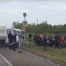 Жизни двух 17-летних подростков оборвались в жутком лобовом ДТП на трассе под Ростовом