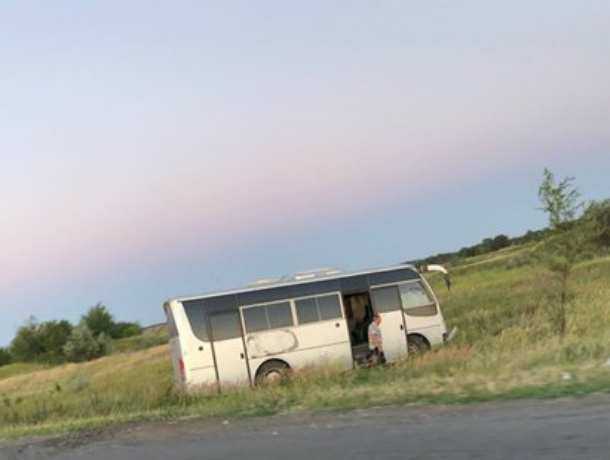 Мать двоих детей насмерть разбилась в страшном ДТП с автобусом на трассе Ростовской области