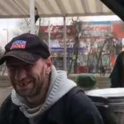 Застрявший в «дне сурка» ростовский автостопер рассмешил бывалого автолюбителя на видео