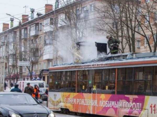 Внезапно охваченный дымом новый трамвай в Ростове-на-Дону отправят производителю на экспертизу