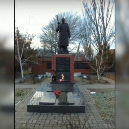 В Ростовской области рядом с воинским мемориалом установили телевизор с Вечным огнем
