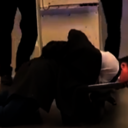 В аэропорту Платов пьяный житель Таганрога укусил полицейского за ногу