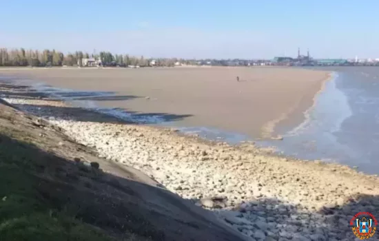 Уровень реки в Дону снизился до неблагоприятных отметок из-за сильного ветра