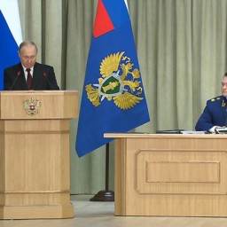 Путин призвал прокуроров повысить активность в борьбе с экстремизмом