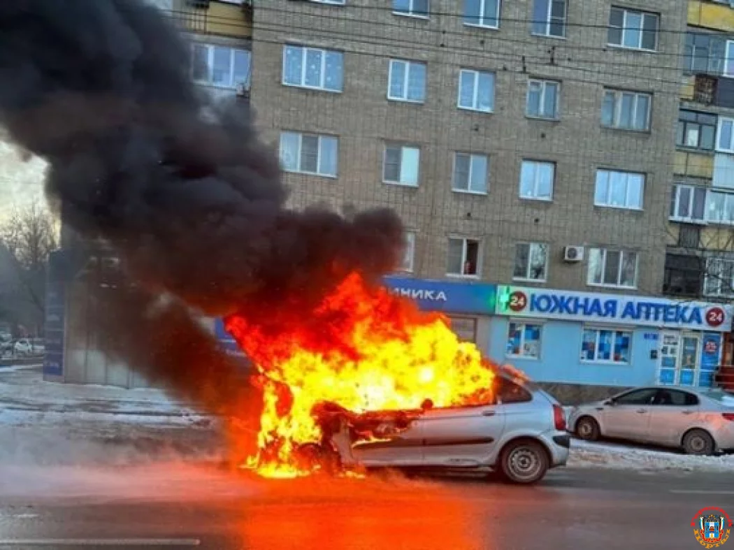 На проспекте Стачки дотла сгорел автомобиль