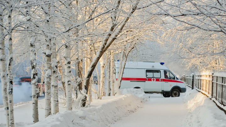 В Приамурье снегоуборочная машина сбила ребенка на тротуаре
