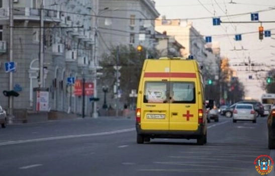 В Новочеркасске 17-летняя девушка попала под колеса иномарки