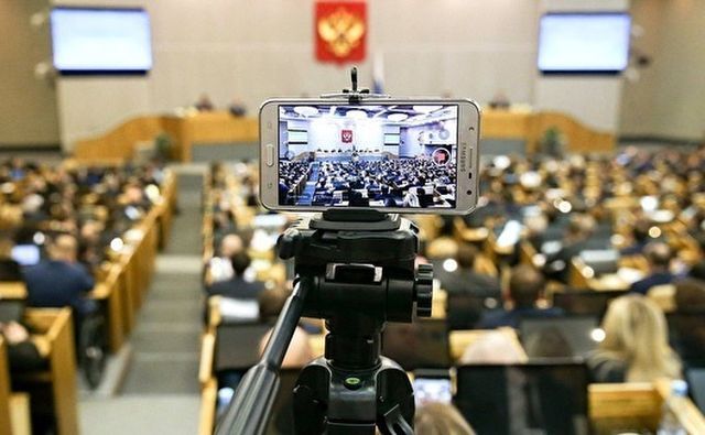 Депутаты-единороссы от Ростовской области проголосовали за закон о борьбе с фейковыми новостями