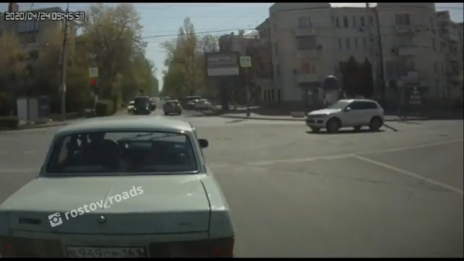 Неоднозначное ДТП в Ростове попало на видео