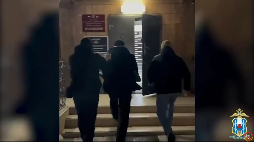 Налет в масках и под дулом пистолета: в Обливском районе задержаны участники разбойного нападения на 1,7 млн рублей