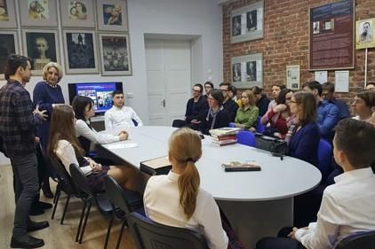 Музей ростовской гимназии №52 посетили немецкие и московские студенты и преподаватели