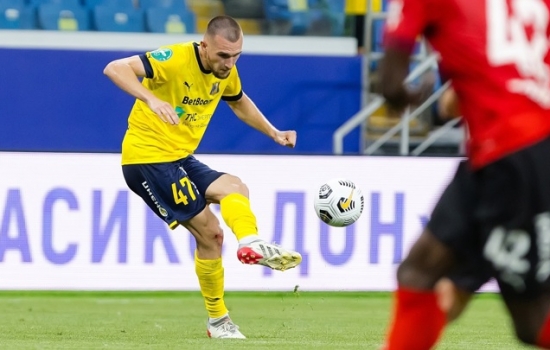 Полузащитник Ростова Уткин &ndash; лучший футболист РПЛ в июле