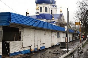 Платовский проспект в Новочеркасске освободили от старых ларьков