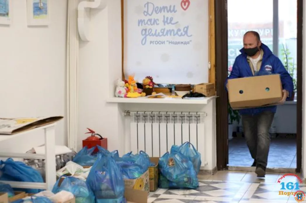 Месяц борьбы с пандемией: Волонтеры в Ростовской области помогают людям