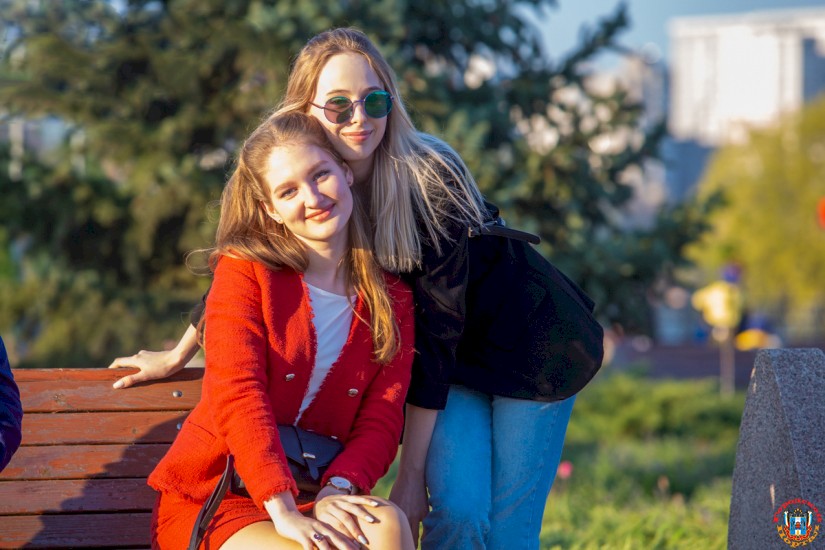 Парковый сезон в Ростове открыли с песнями и хорошим настроением