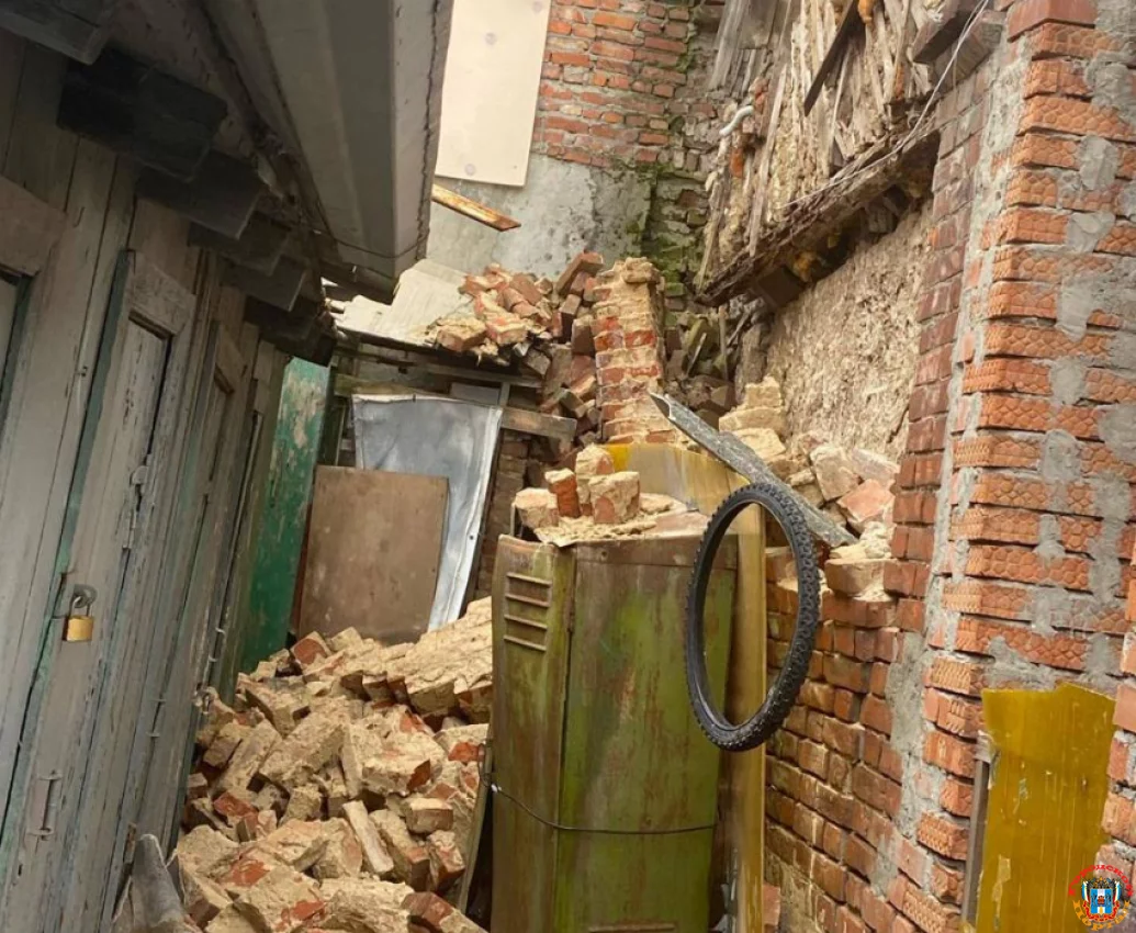Снова в Ростове обрушилась стена жилого аварийного дома