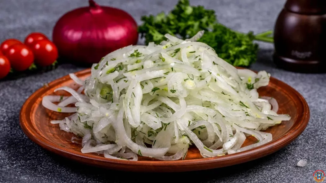 Маринованный лук в уксусе: 3 способа приготовить идеальную закуску