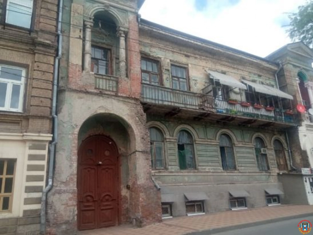 В центре Ростова разрушается архитектурный памятник, построенный в конце XIX века
