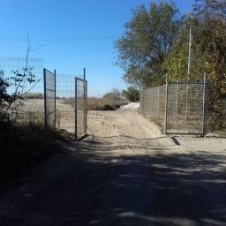 Незаконно перекрыли дорогу и устроили свалку: в одной из рощ Ростова выявили нарушения