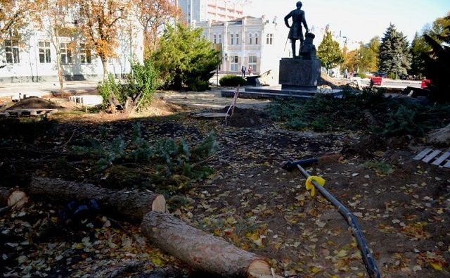 Власти Азова по объявлению начали искать человека, который ответит за реконструкцию Петровского бульвара