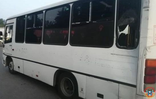 Автобус с 19 детьми съехал в кювет по пути из Геленджика в Новочеркасск